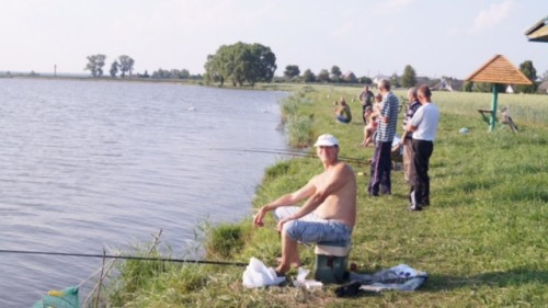 На озере агрогородка Вертелишки состоялись соревнования по летней рыбалке